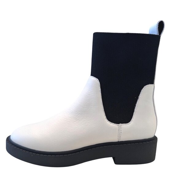 Andre Assous Violet Ivory/Black Size 6 M Women's Water Resistant Boot NWB - Picture 1 of 16